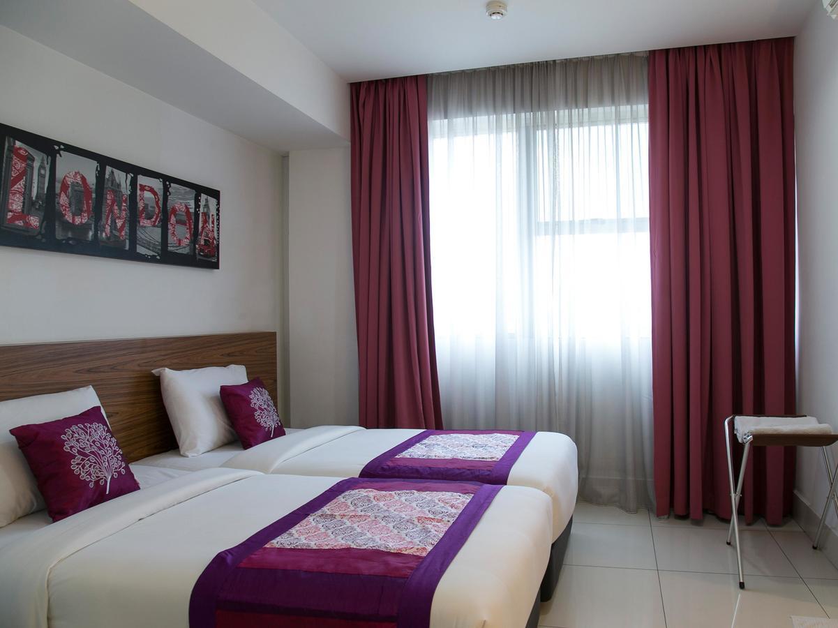 Oyo 180 V Hotel Kuala Lumpur Exterior foto