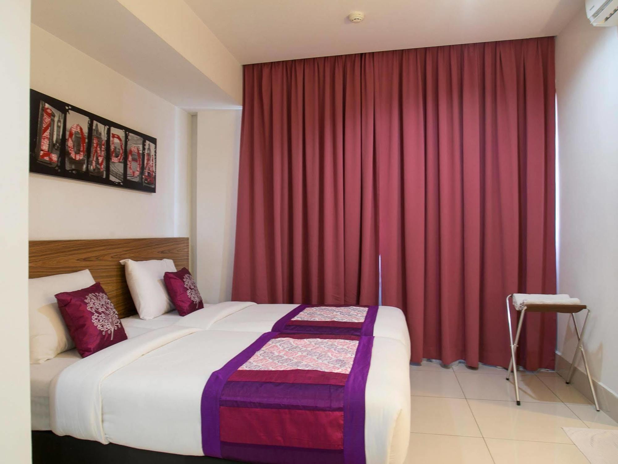 Oyo 180 V Hotel Kuala Lumpur Exterior foto